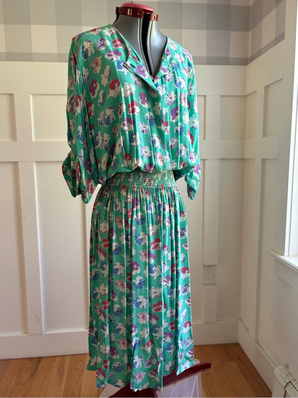 70’s Vintage Maggy London Mint Green Floral Button-Front Midi Dress Size 10
